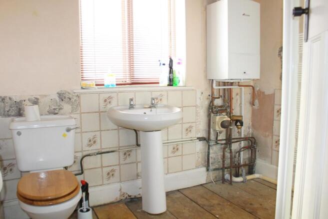 SHOWER ROOM