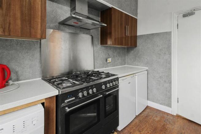 Kitchen 2.jpg