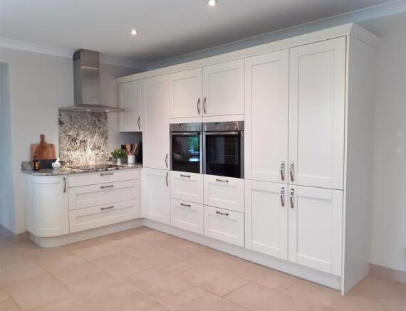 Kitchen 3.jpg