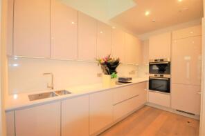 13, Armstrong Close, London SE3 9BT