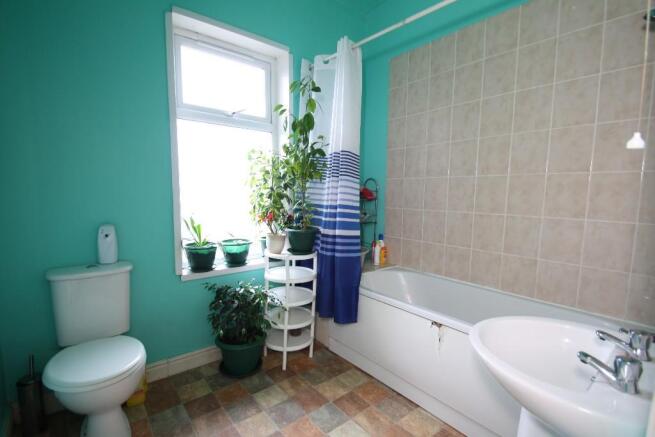 F/floor Bathroom