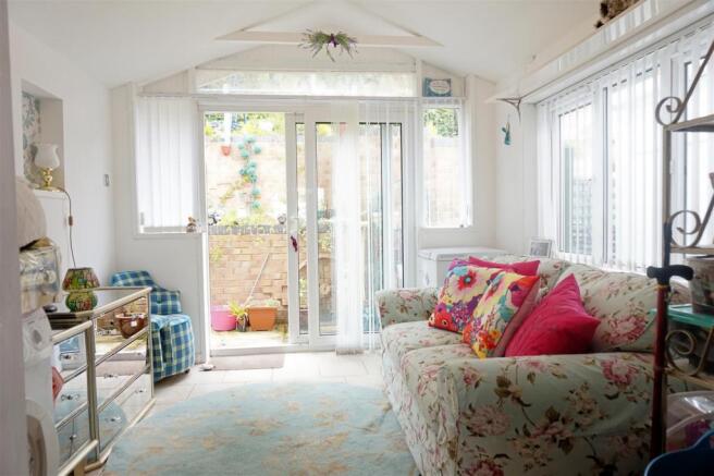 GARDEN ROOM