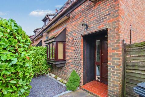 Tulip Close, Shirley Oaks Village