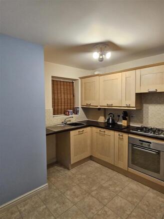 Kitchen 2.jpg