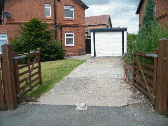 DRIVEWAY/GARAGE