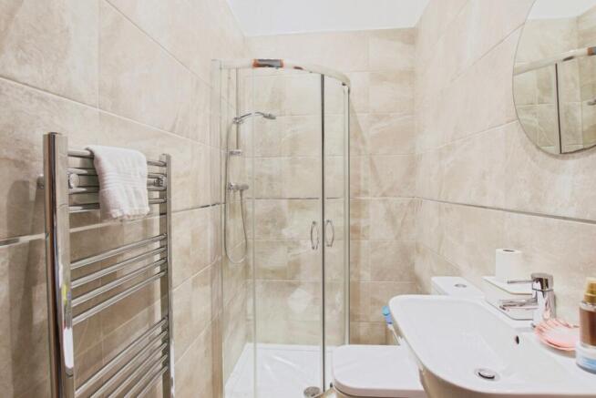 3 bed Terraced for sale Image 11