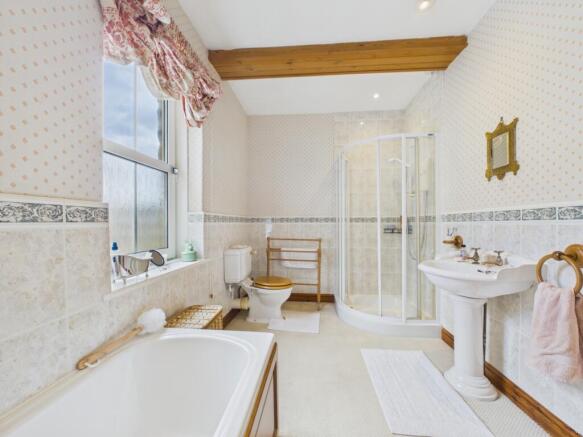 4 bed Terraced for sale Image 12