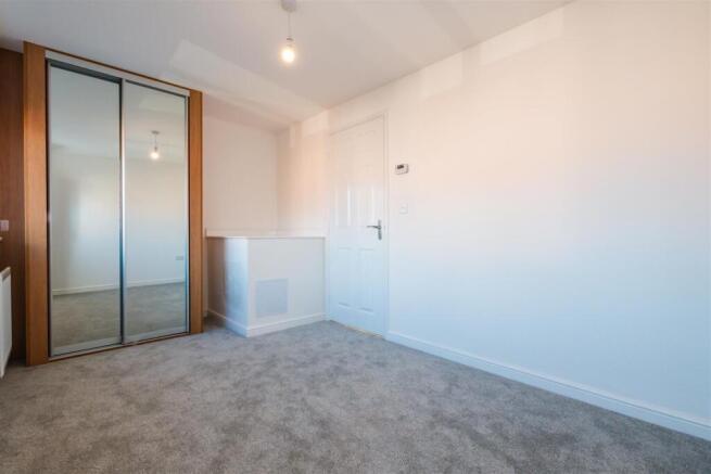 3 bed Semi-Detached to rent Image 6