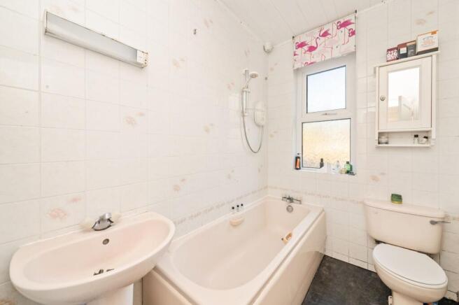 2 bed Detached for sale Image 9