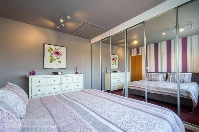 3 bed Semi-Detached for sale Image 11