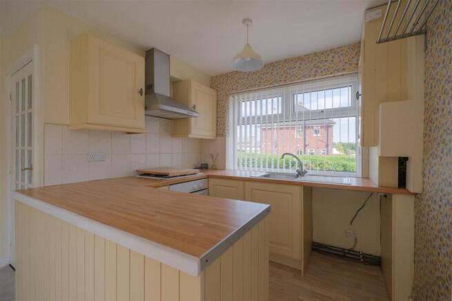 2 bed Semi-Detached for sale Image 5