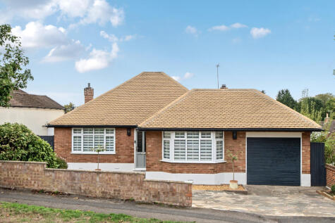 Old Road, Addlestone, KT15