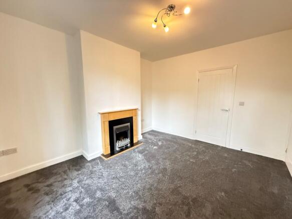2 bed Semi-Detached to rent Image 9