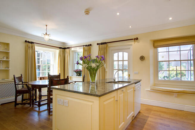 Dining kitchen