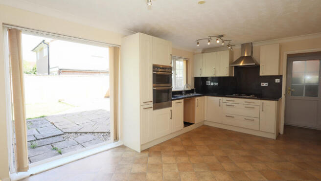 Kitchen:Dining room