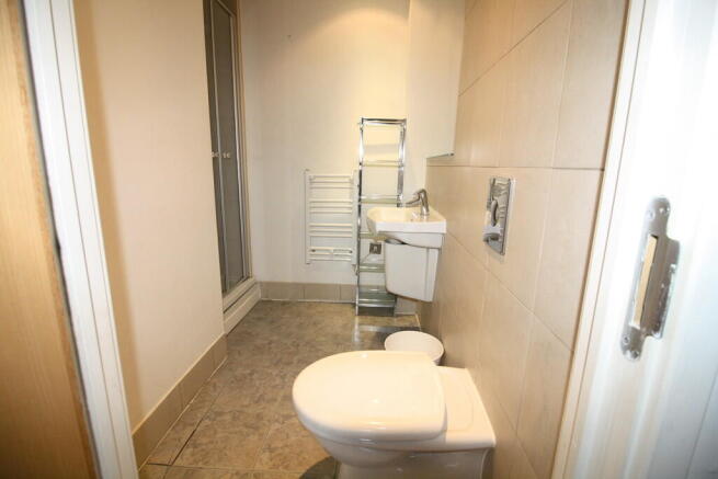 2 bed Apartment to rent Image 4
