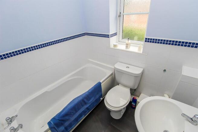 3 bed Town House for sale Image 8