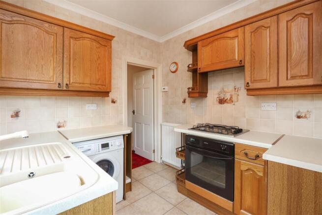 Kitchen2.jpg