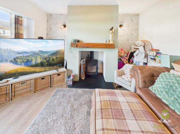 3 bed Semi-Detached for sale Image 6