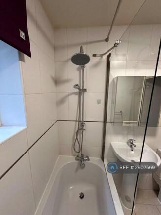 2 bed End of Terrace to rent Image 4