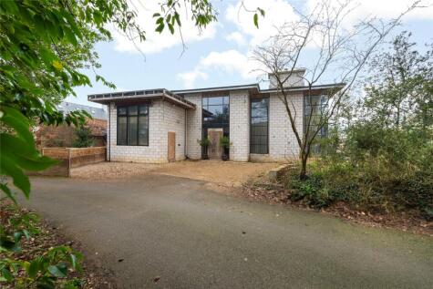 West Hill, Aspley Guise, Milton Keynes, Bedfordshire, MK17