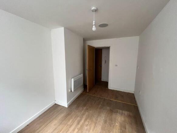 Flat 1 Airedale House, 130 Sunbridge Road, Bradford, West Yorkshire, BD1 2PF photo 5