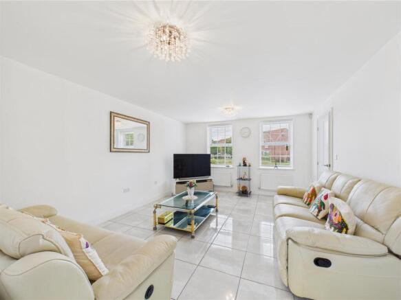 4 bed Detached for sale Image 4