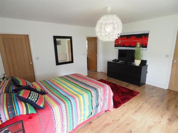 Bedroom 569