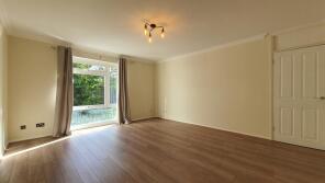Flat 19, 48 Chestnut Court, Beddington Gardens, Wallington SM6 0HW
