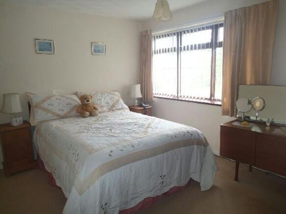 Bedroom 1 picture 2