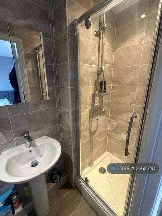3 bed Flat to rent Image 9