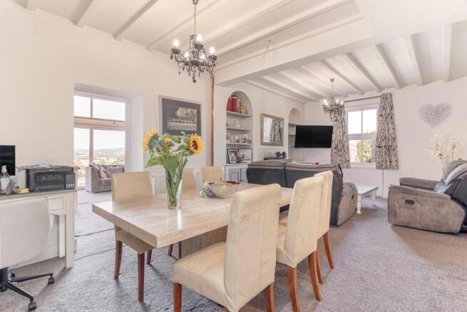 Dining Area - Lounge - A.jpg
