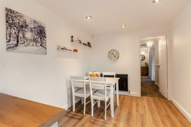 8583379-interior05.jpg