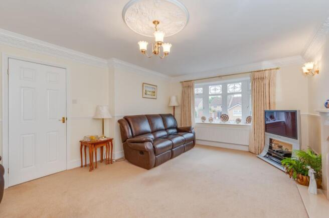 4 bed Detached Bungalow for sale Image 7