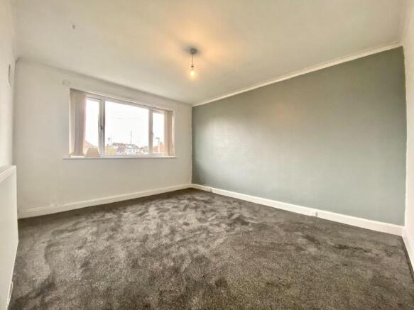 2 bed Flat to rent Image 4