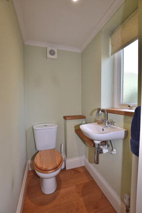 5 bed Detached for sale Image 12