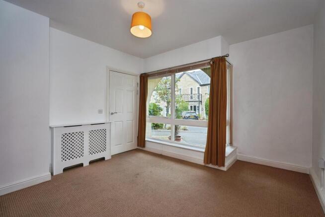 2 bed Apartment for sale Image 5