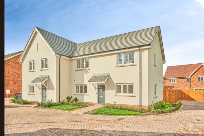3-bed semi-detached on Saxon Drive, Great Chesterford, Saffron Walden, £43,500