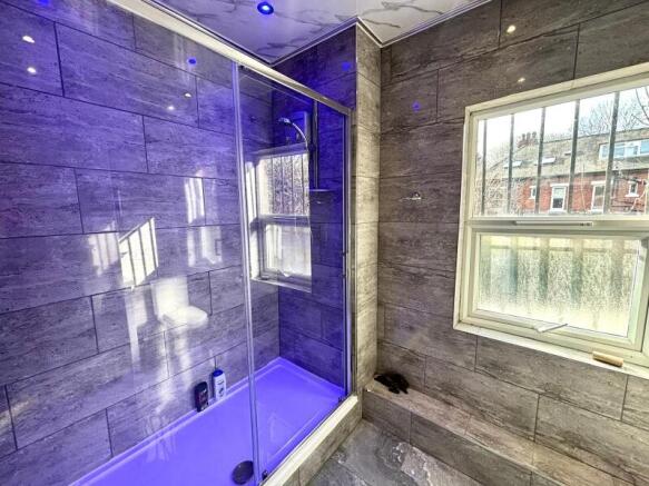 7 bed Terraced to rent Image 9