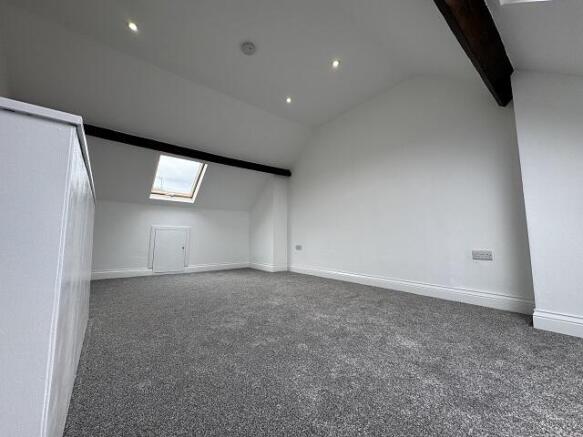 3 bed Terraced to rent Image 6