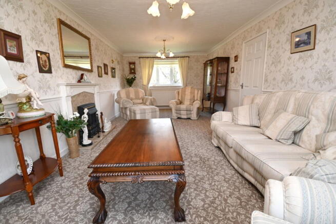 4 bed Detached Bungalow for sale Image 7