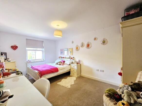 4 bed Terraced for sale Image 8