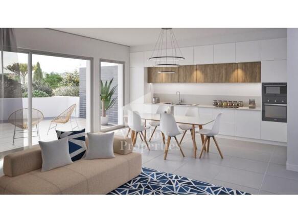 Spacious living room