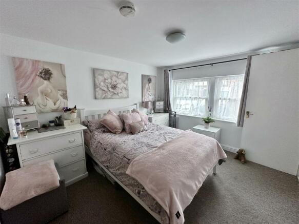 Bedroom: