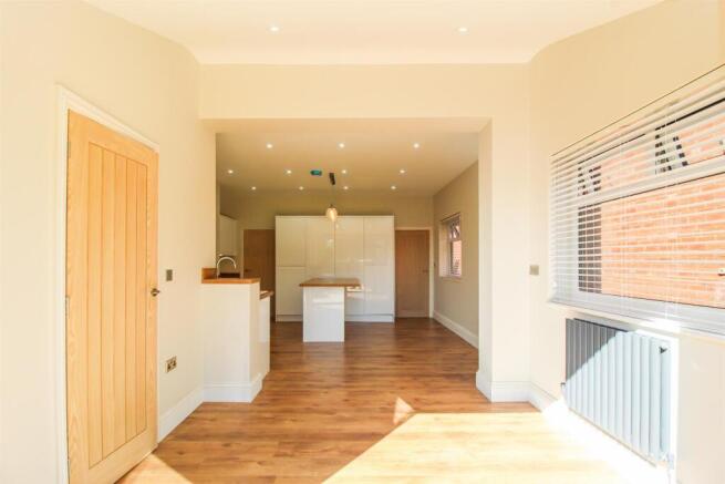 3 bed Semi-Detached for sale Image 7
