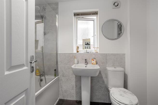 3 bed Semi-Detached for sale Image 6