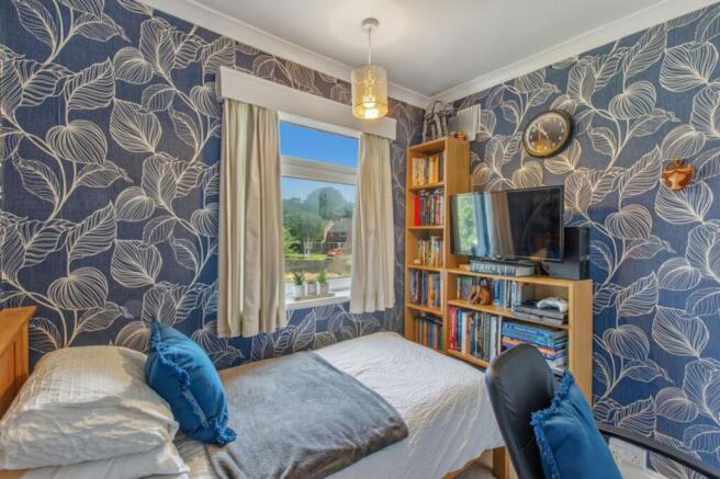 4 bed Semi-Detached for sale Image 11