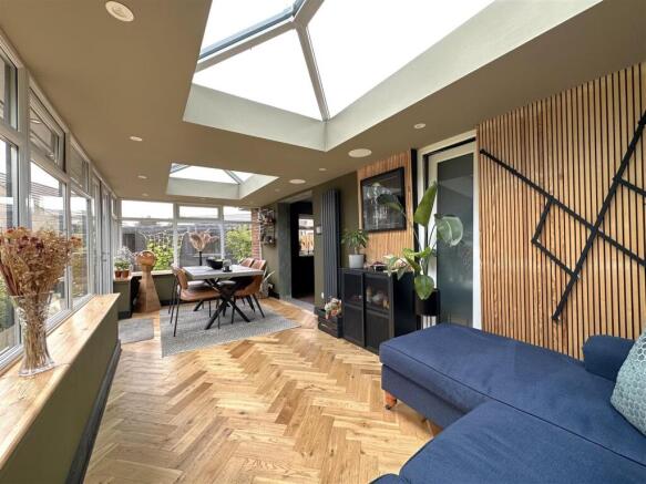 Living/Dining Garden Room 015