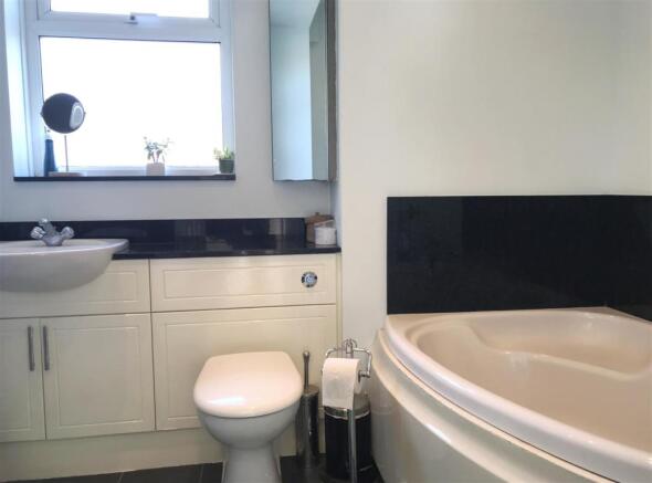 Bathroom 1.JPG