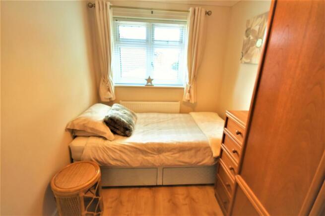 38 Daleside  Bed 3a.JPG